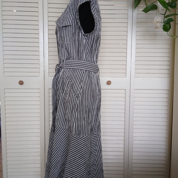 NWT White House Black Market Striped Belted Dress Size 10 Grey & White Striped - Picture 5 of 13